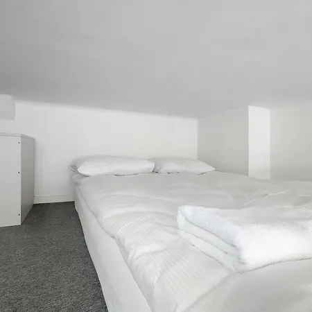 Functional Studio Close To The Old Town Cracow Lubelska 5 By Heyrent